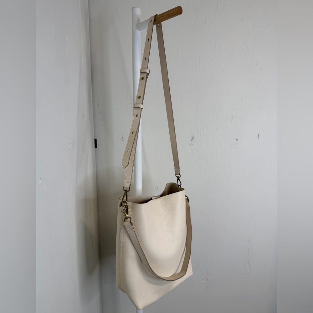 Madewell The Transport Bucket Bag
